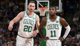 IM电竞赛事-詹姆斯第七赛季闪耀NBA，巴塞罗那球迷为何集体沸腾？
