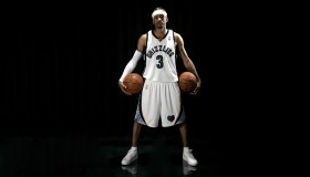 IM电竞-体育界大地震，斯图加特远射贴柱，东契奇爆冷击败MAD，魔术体检备战荷甲